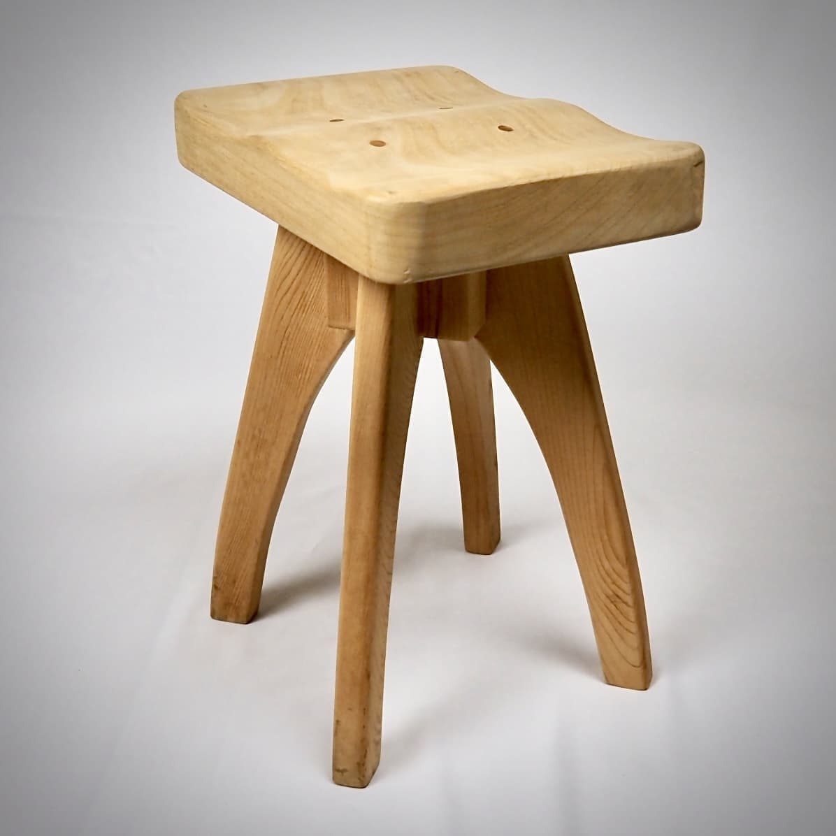 木工ニレ椅子３
