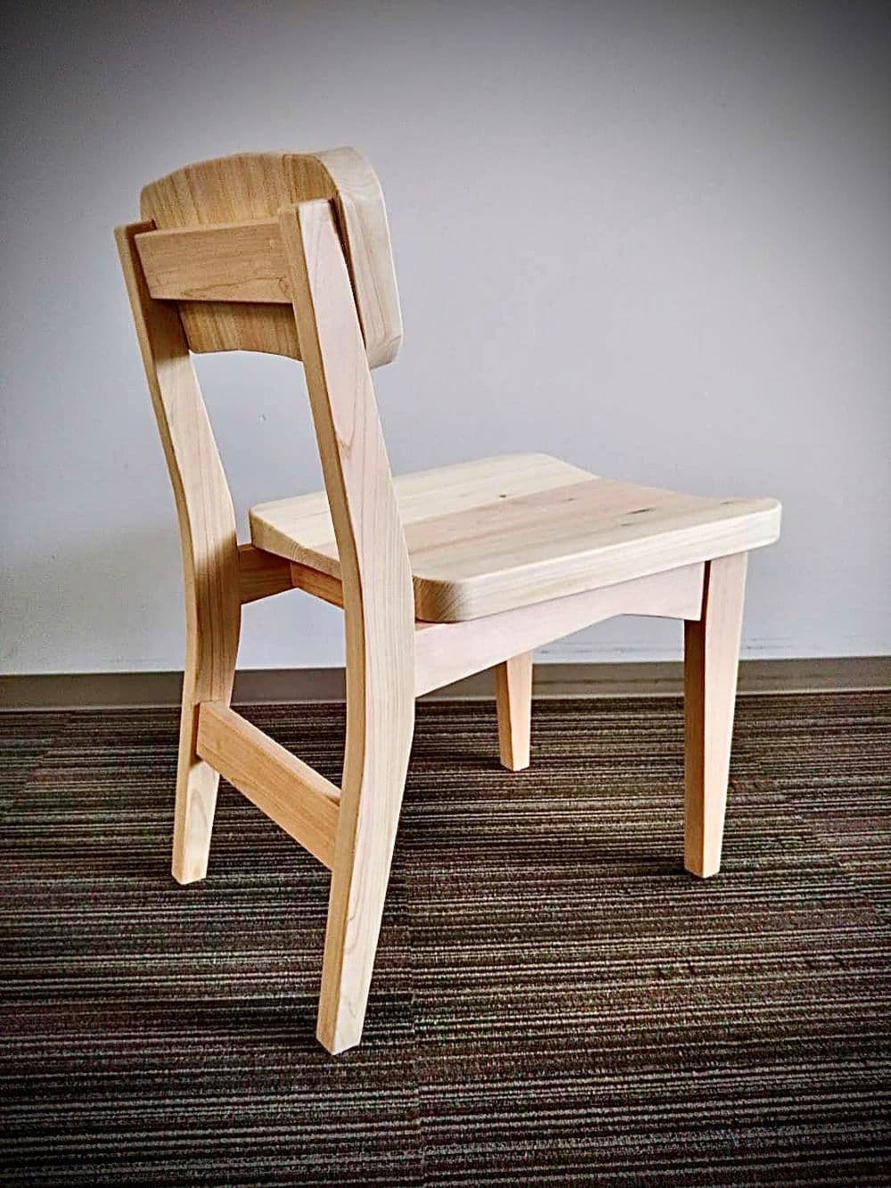木工房ニレ椅子